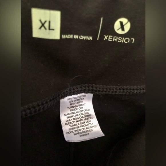 🎊 Xersion Black with Black Stars polyester blend leggings - Picture 3 of 9